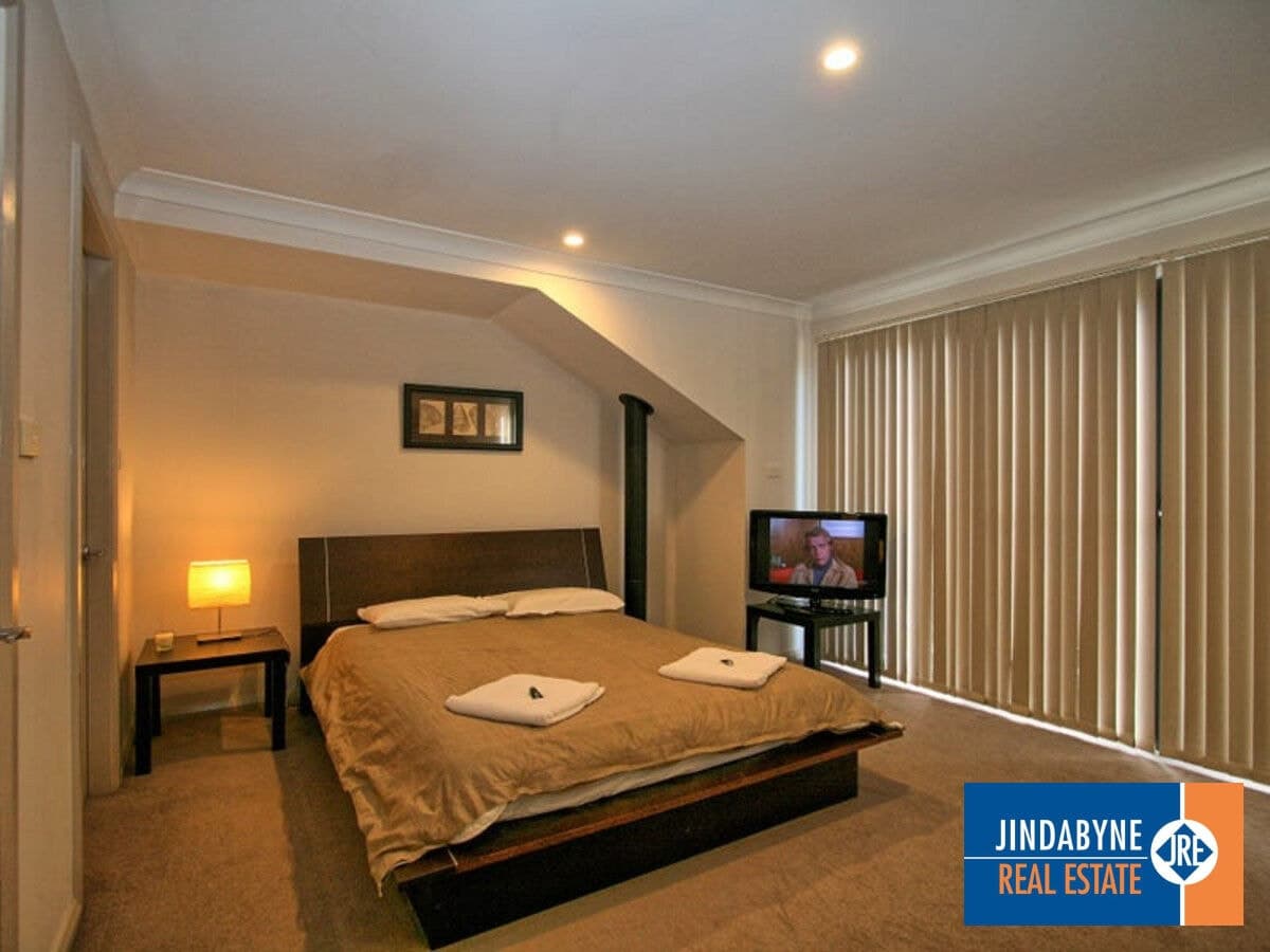 2 / 65 Gippsland Street, Jindabyne NSW 2627, Jindabyne - Thumbnail 6