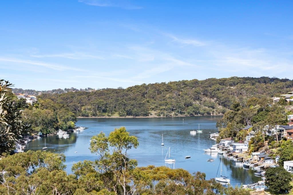 31 Marina Crescent, Gymea Bay - Thumbnail 3