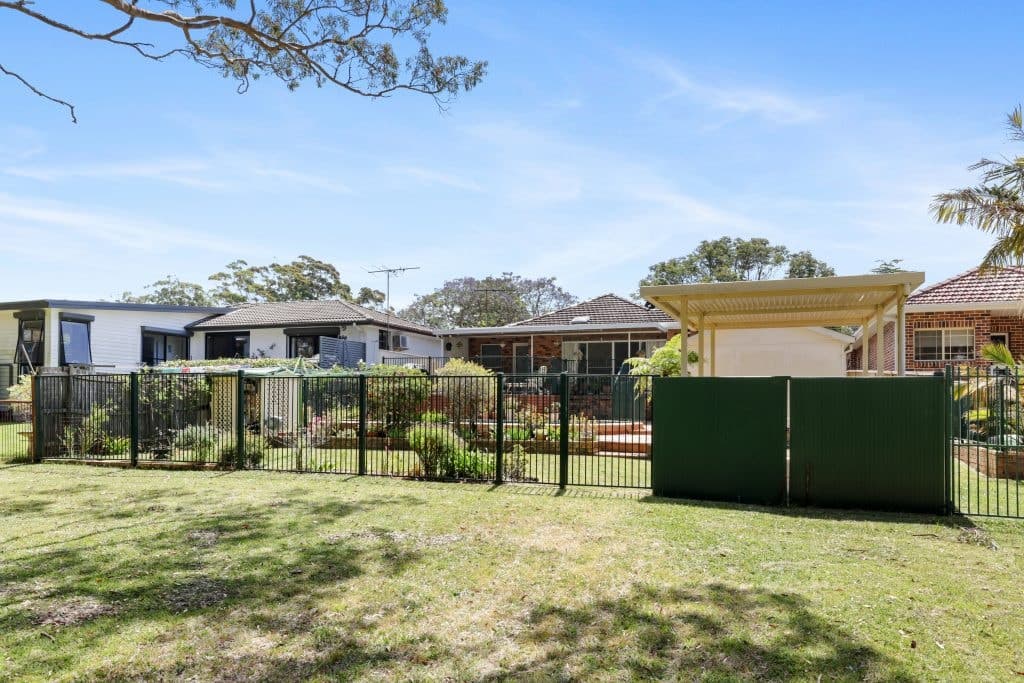 16 Woodford Cres, Heathcote - Thumbnail 5