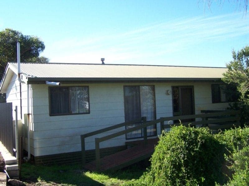 10 Arthur Street BEACHPORT SA, Beachport - Image 1