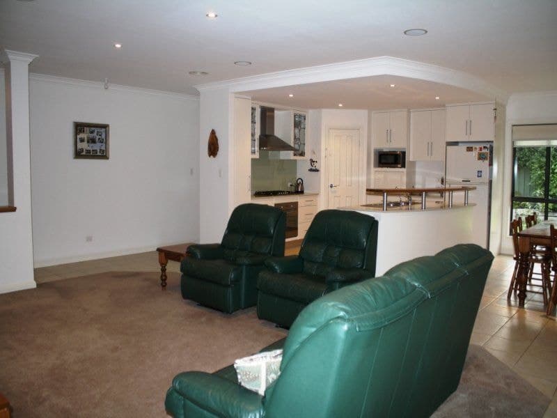 16 Woodlands Drive MOUNT GAMBIER SA, Mount Gambier - Thumbnail 8