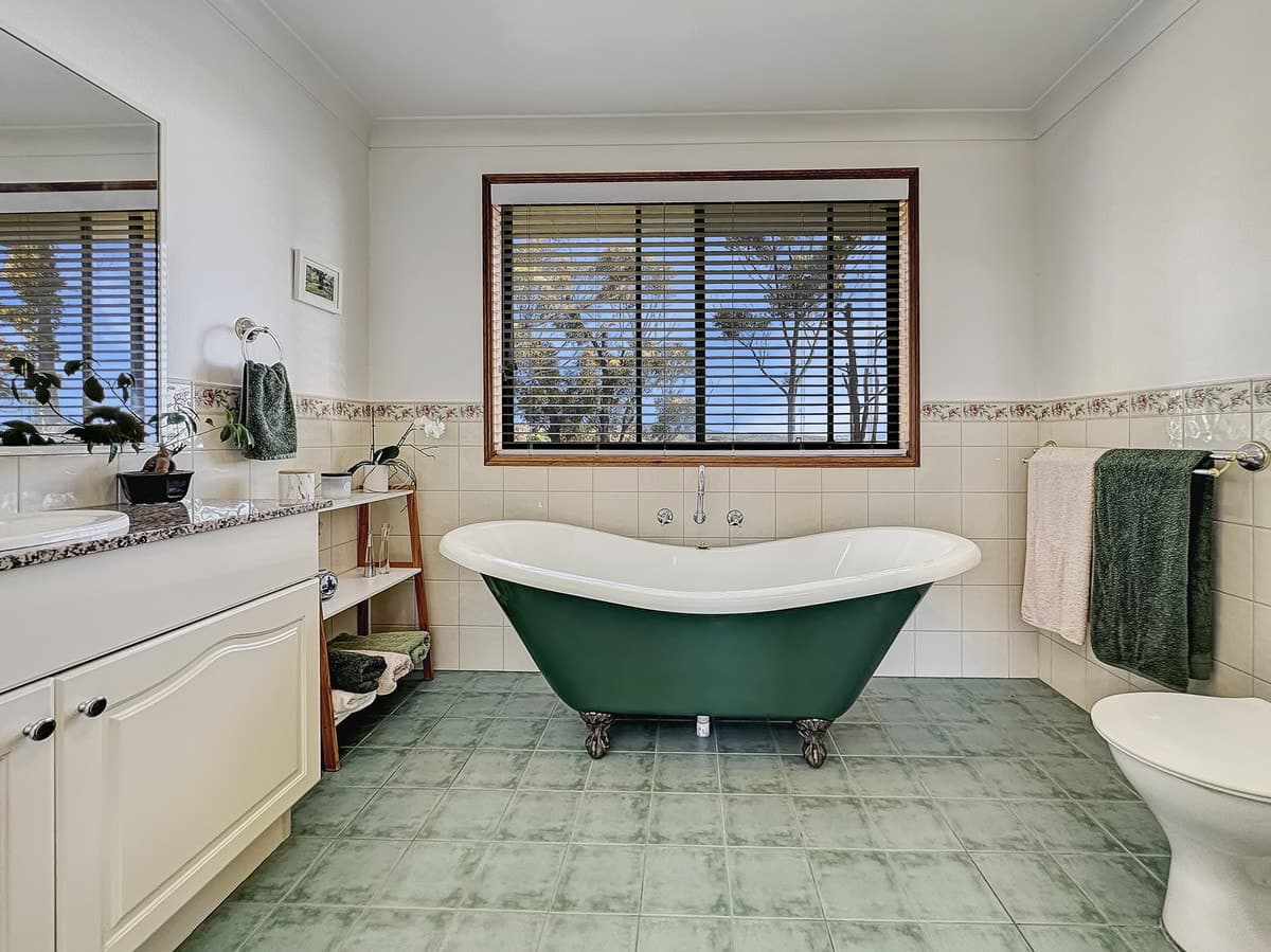 11A Elizabeth Parade, Tura Beach - Image 1