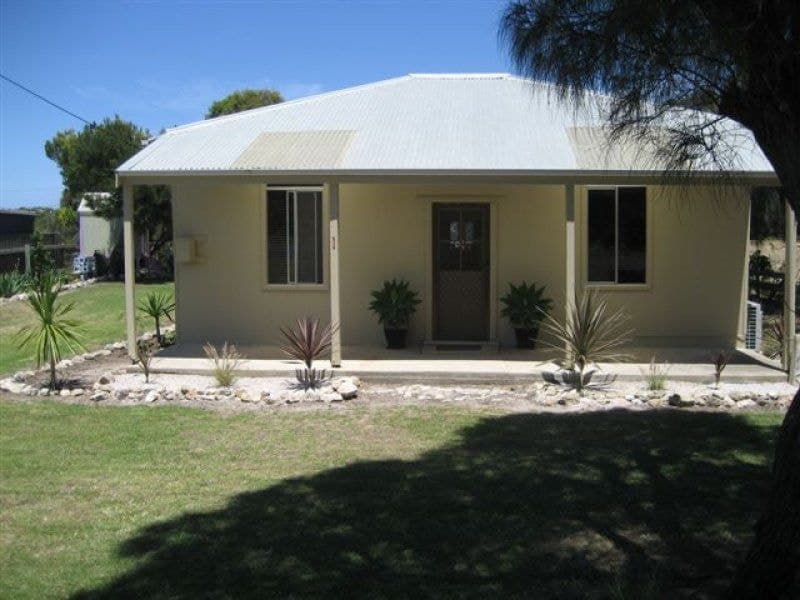 1 Arthur Street BEACHPORT SA, Beachport - Image 1