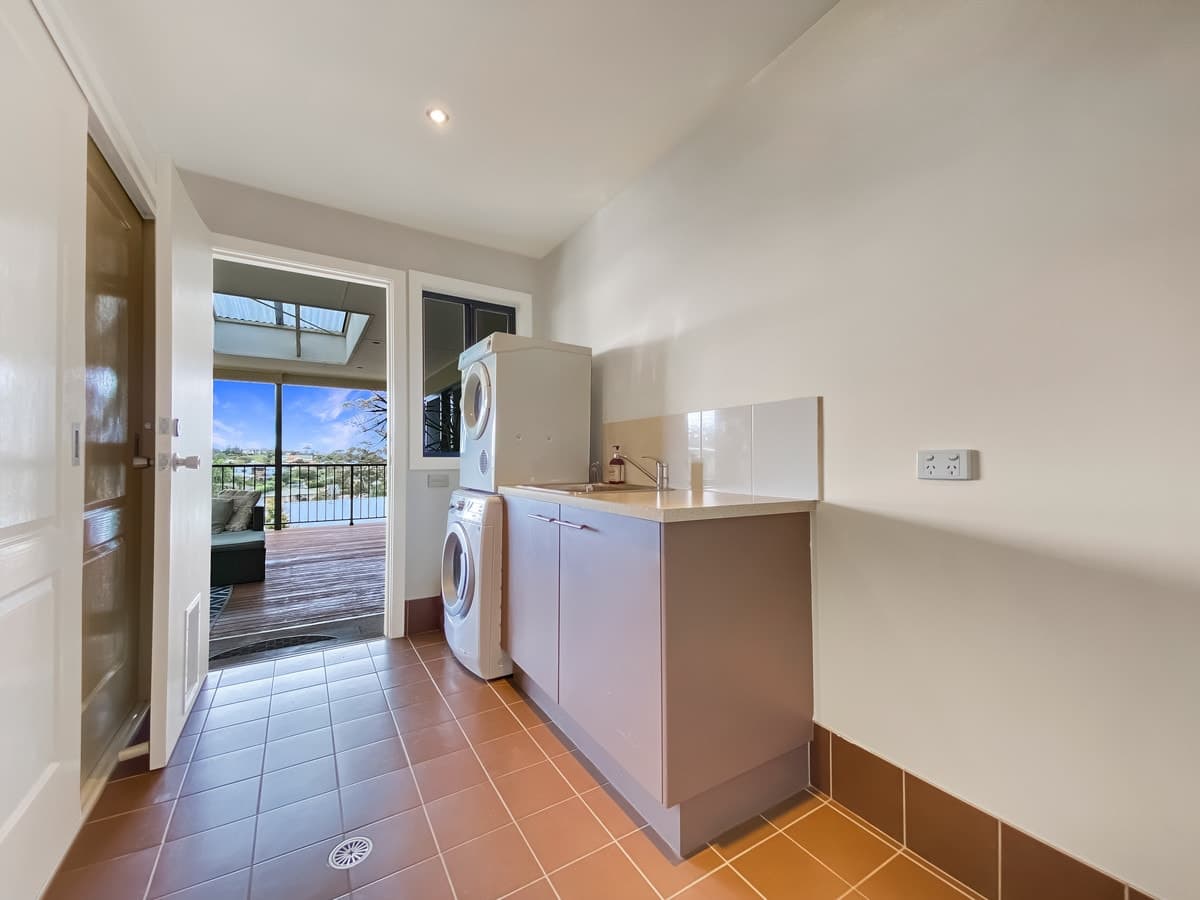 3B Elizabeth Parade, Tura Beach - Thumbnail 2