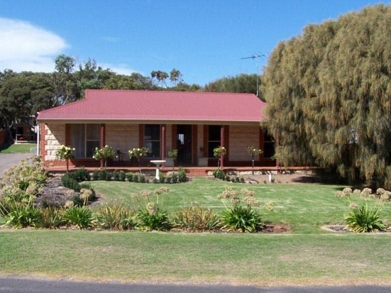 5 Herbert Street BEACHPORT SA, Beachport - Image 1