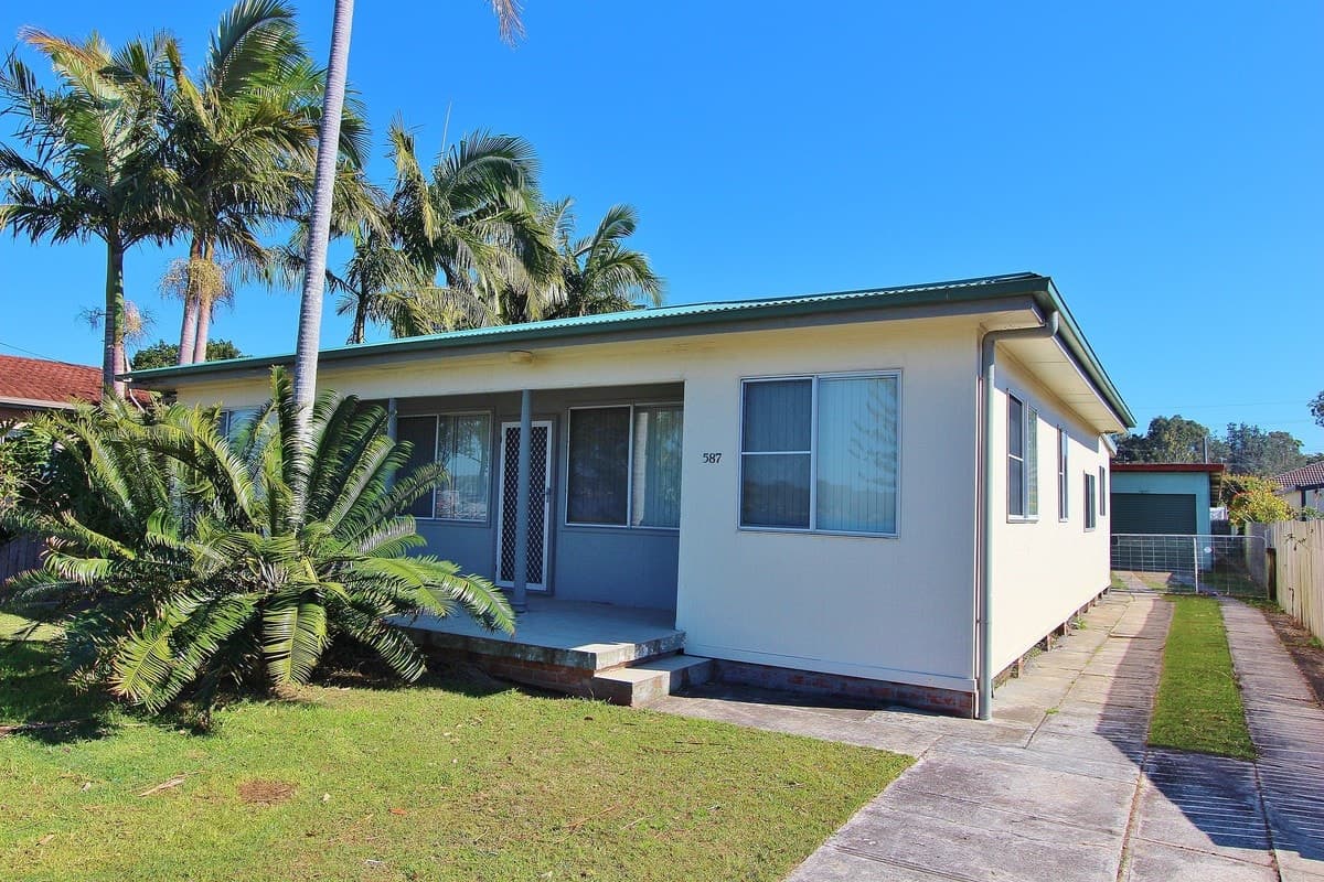 587 Ocean Drive, NORTH HAVEN, North Haven - Thumbnail 4