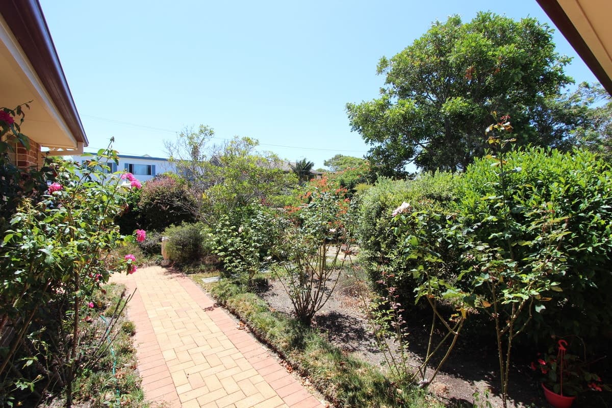 4 Monica Place, LAKE CATHIE, Lake Cathie - Image 1