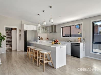 39 Richardson Crescent, Park Grove, Park Grove - Thumbnail 5