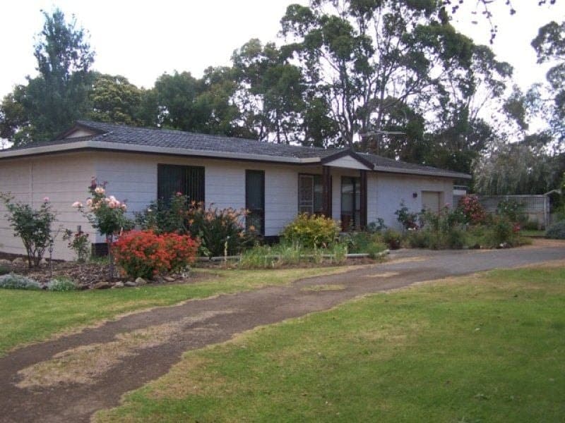 21 Rendelsham Road MILLICENT SA, Millicent - Image 1
