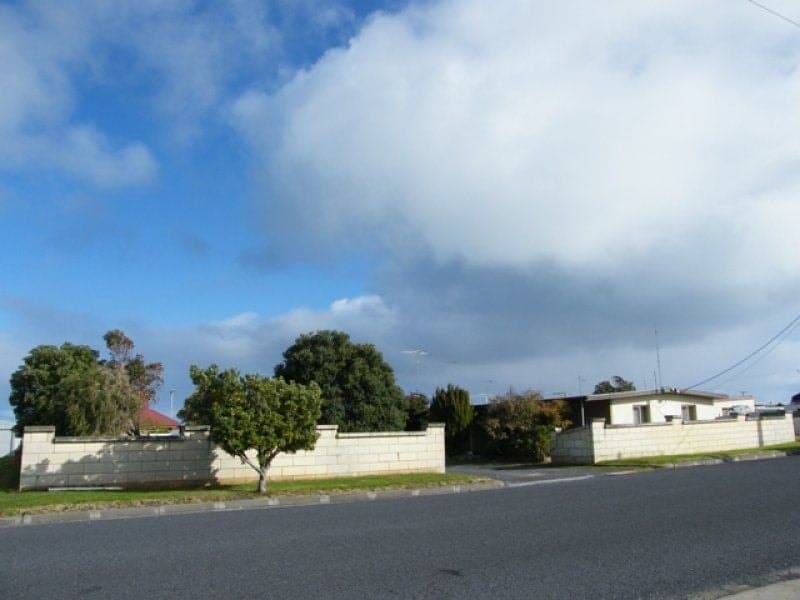 9 Compton Street PORT MACDONNELL SA, Port Macdonnell - Image 1