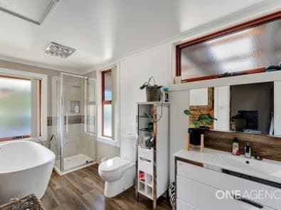 6 Collins Street, Brooklyn, Brooklyn - Thumbnail 2