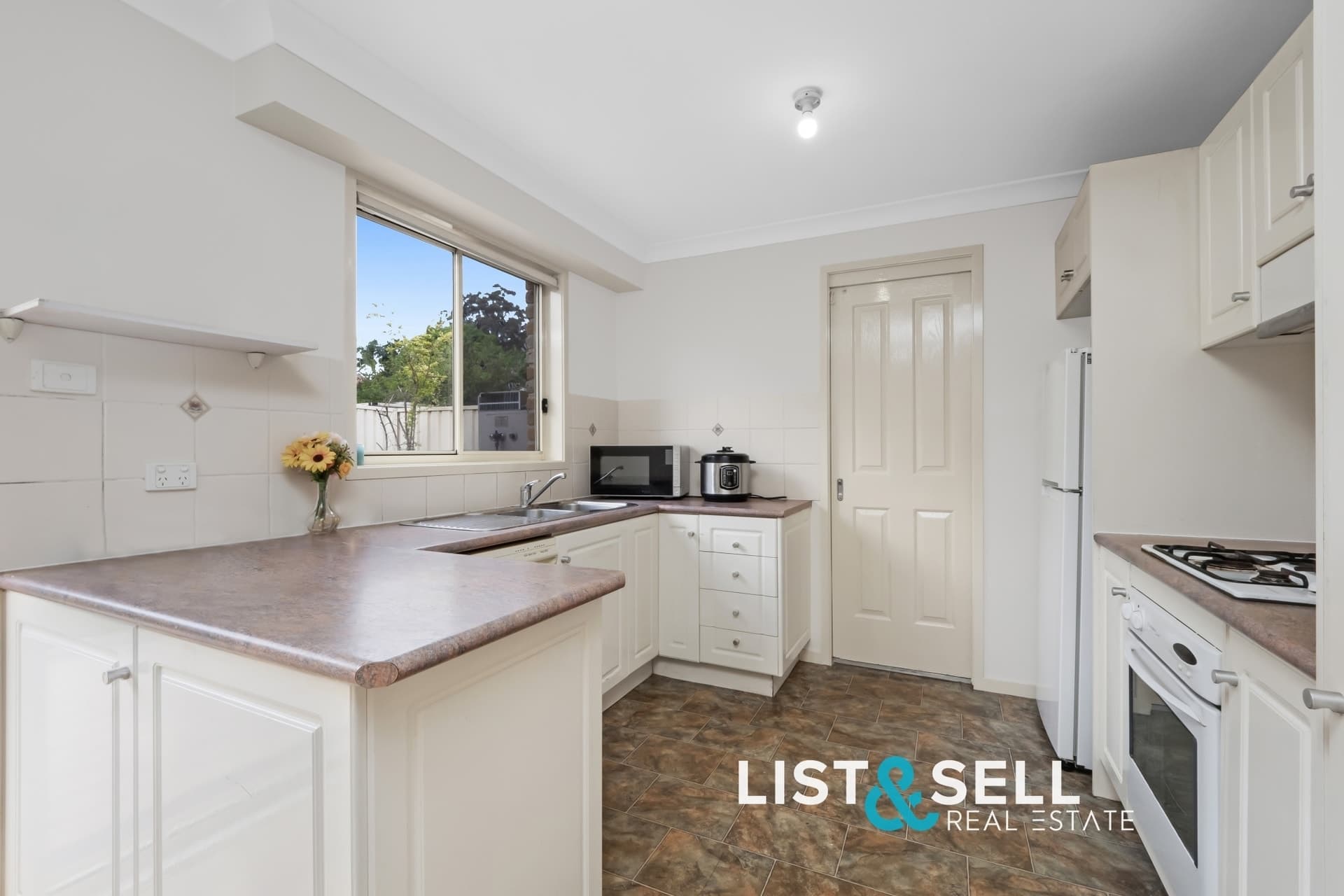 3/6 Bunbury Road, Macquarie Fields, NSW 2564, Macquarie Fields - Thumbnail 4