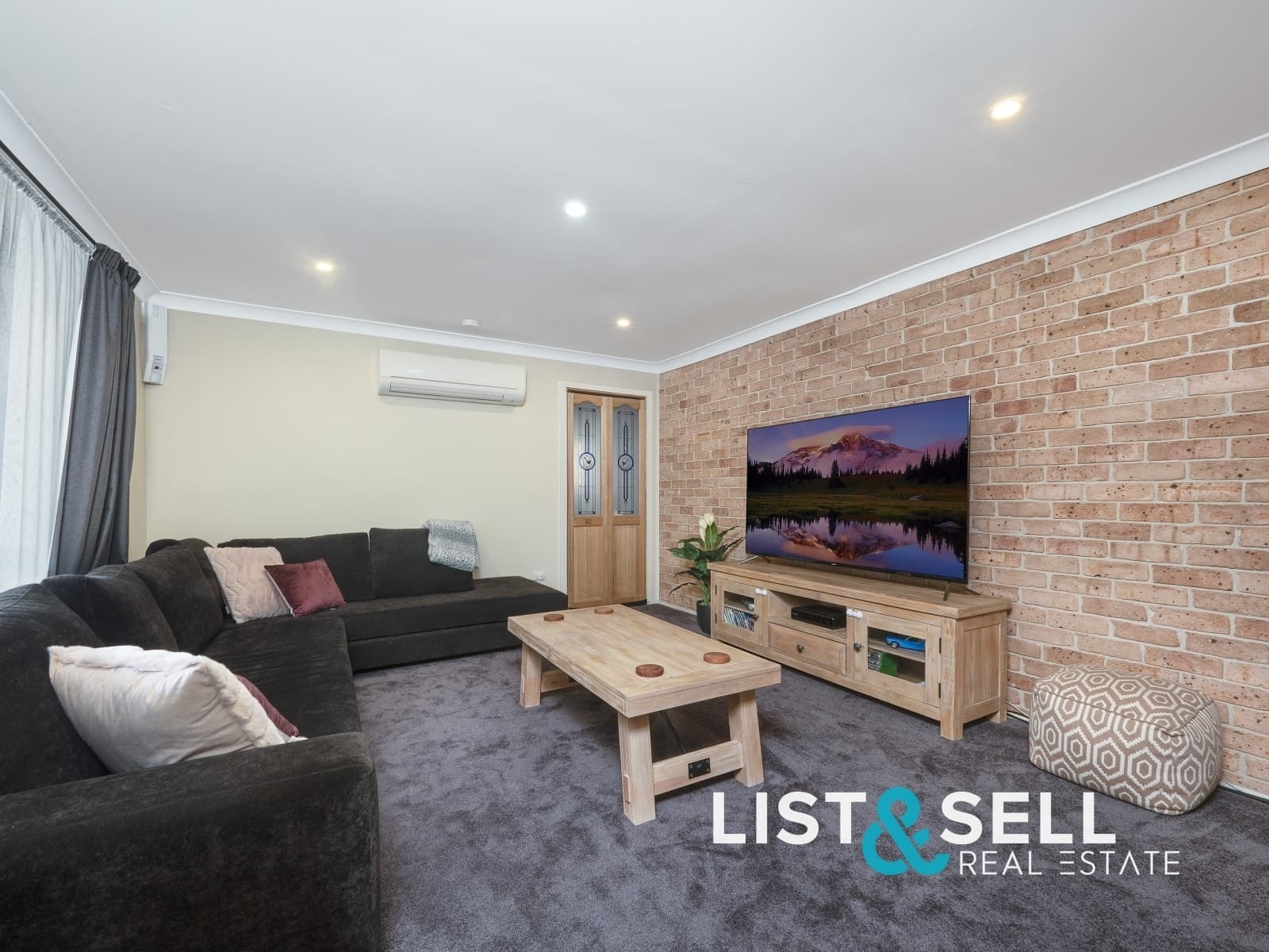 52 Kittyhawk Crescent, Raby, NSW 2566, Raby - Thumbnail 2