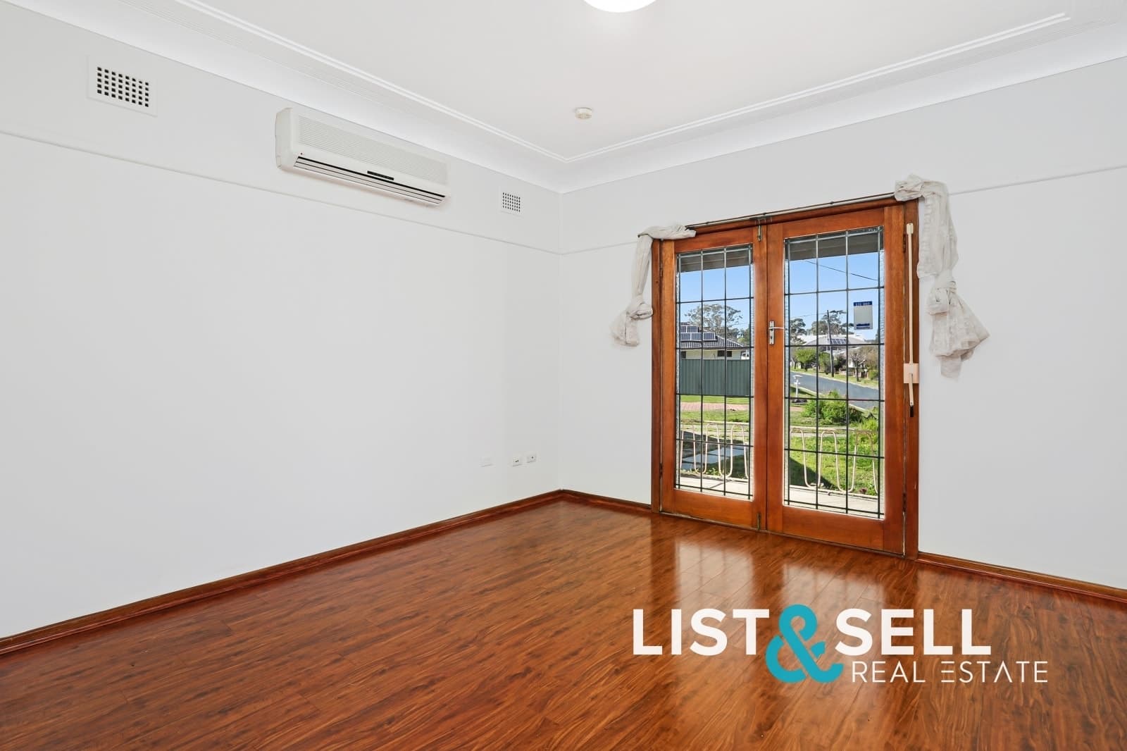 82 Matthews Square, Ingleburn, NSW 2565, Ingleburn - Thumbnail 2
