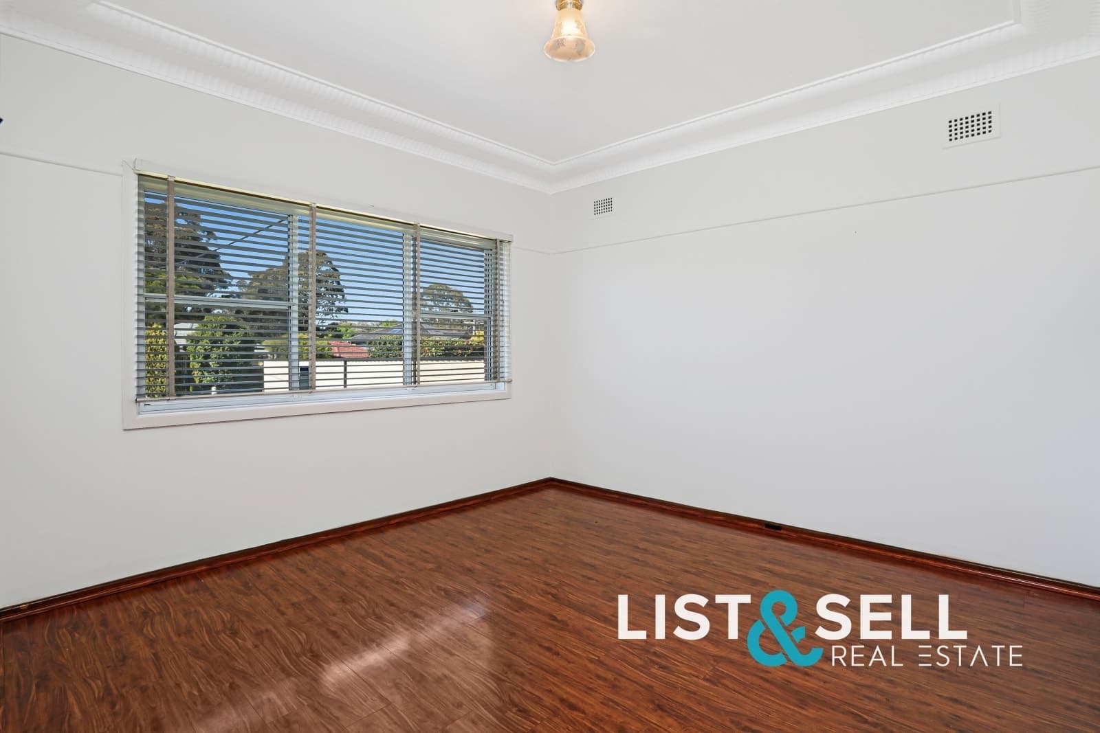 82 Matthews Square, Ingleburn, NSW 2565, Ingleburn - Thumbnail 3