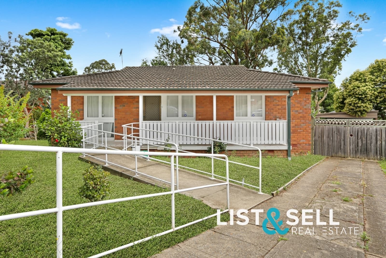 180 St Johns Road, Bradbury, NSW 2560, Bradbury - Image 1