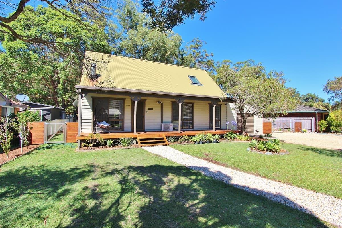 15 St Albans Way, West Haven, West Haven - Thumbnail 2