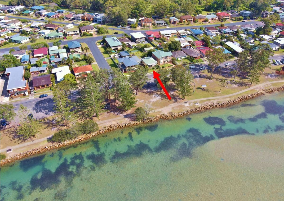 573 Ocean Drive, North Haven, North Haven - Thumbnail 2
