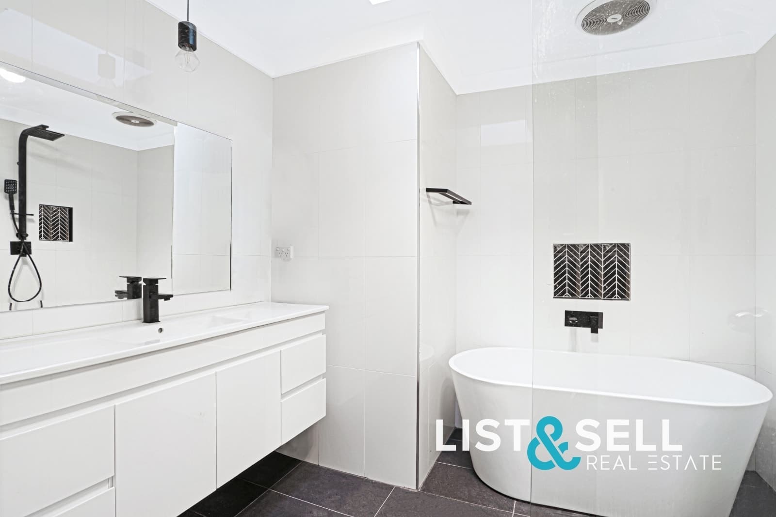 7 Kearns Avenue, Kearns, NSW 2558, Kearns - Thumbnail 2