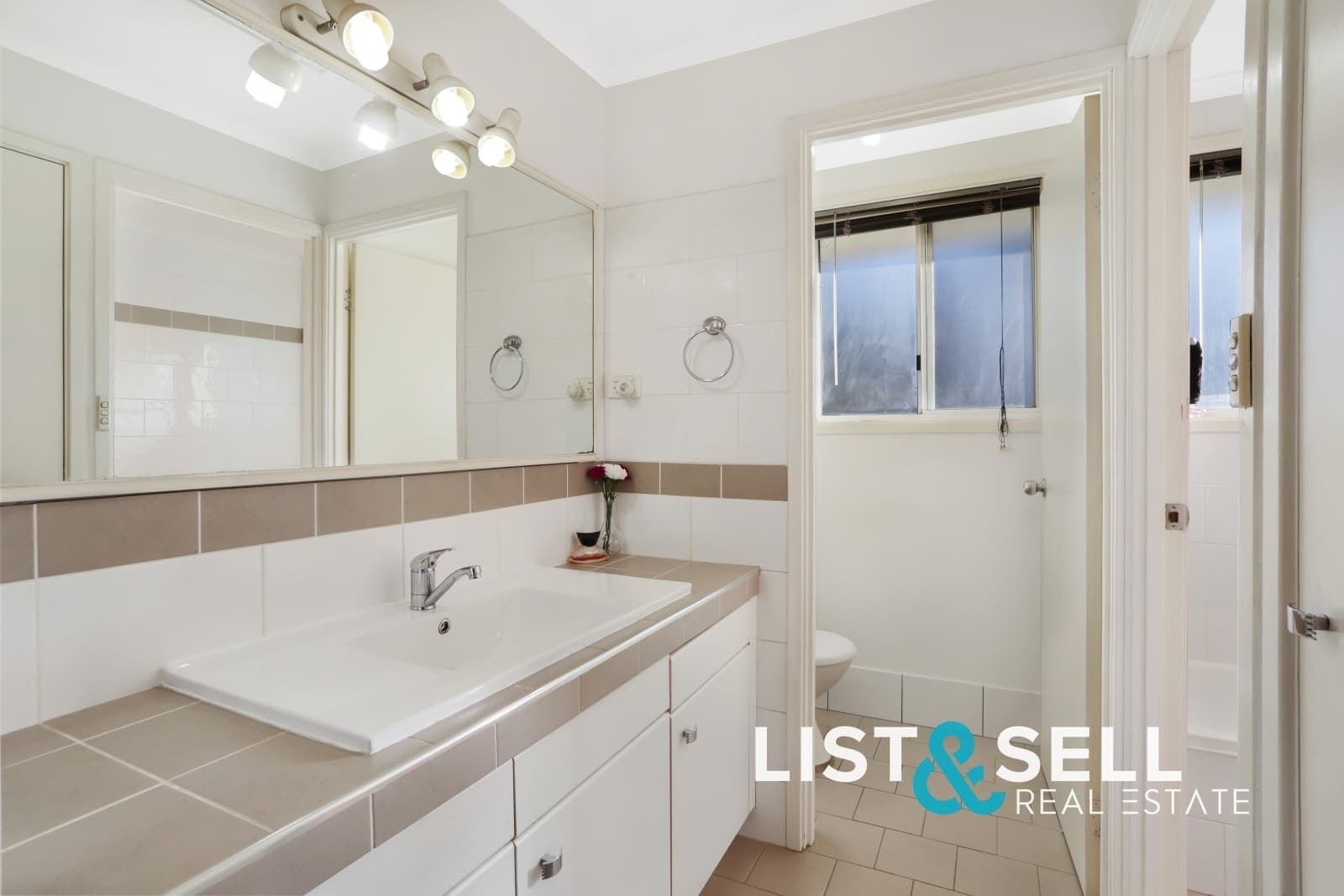 6 Enid Place, Ingleburn, NSW 2565, Ingleburn - Thumbnail 3