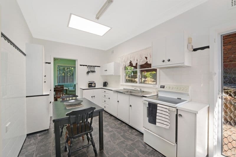1 Noyana Avenue, Grays Point - Thumbnail 6
