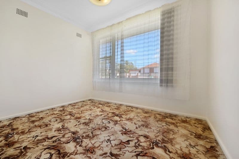 3 Cripps Avenue, Kingsgrove - Thumbnail 4