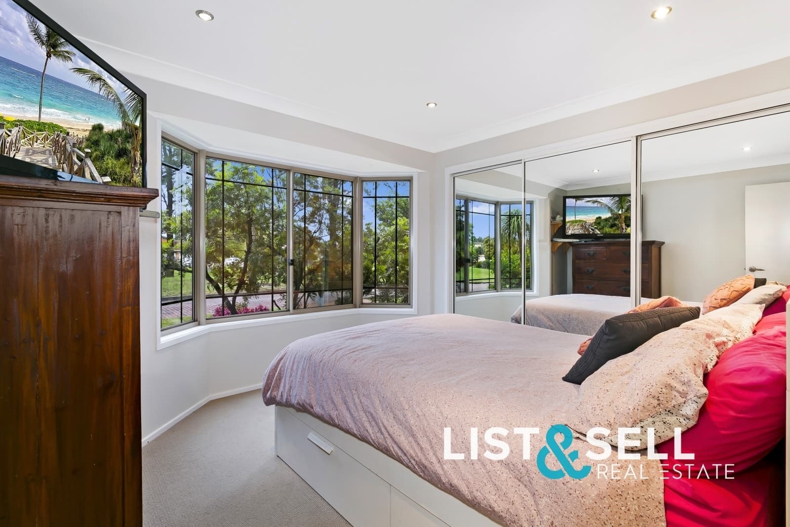 62 Daintree Drive, Wattle Grove, NSW 2173, Wattle Grove - Thumbnail 2