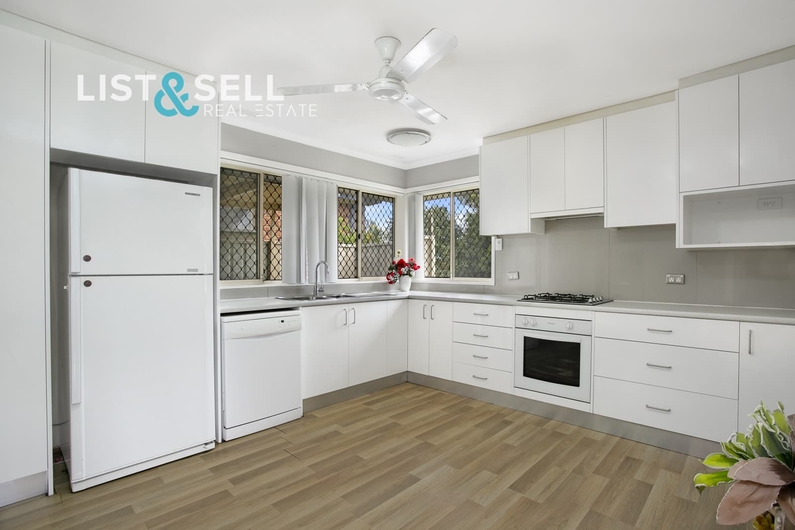 10 Kullaroo Avenue, Bradbury, NSW 2560, Bradbury - Thumbnail 4