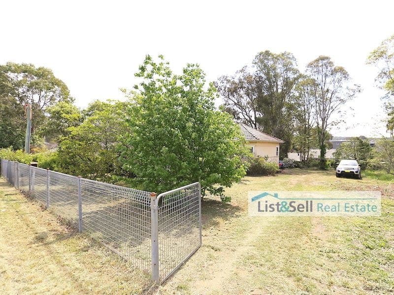 25 Waratah Crescent, Macquarie Fields, NSW 2564, Macquarie Fields - Thumbnail 2