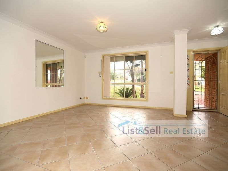1 Mitchell Drive, WEST HOXTON, NSW 2171, West Hoxton - Thumbnail 3