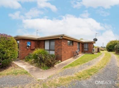 8 Acacia Drive, Romaine, Romaine - Image 1
