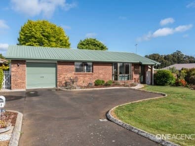 102 South Road, Penguin, Penguin - Image 1