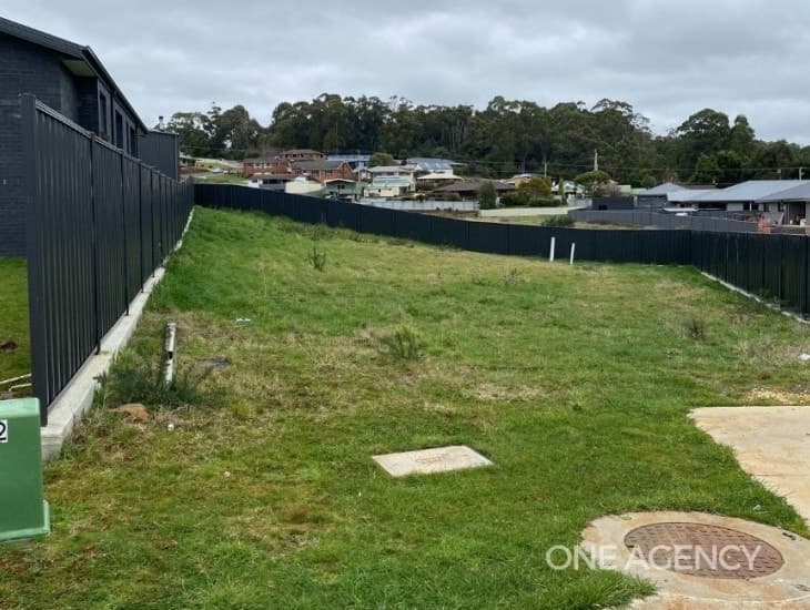6 Emerald Court, Park Grove - Thumbnail 8