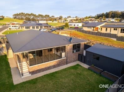 19 Janet Drive, Park Grove, Park Grove - Thumbnail 2