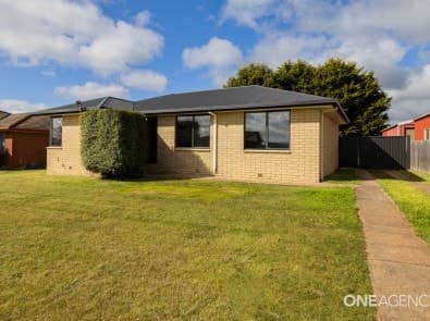 11 Yaxley Street, Penguin, Penguin - Image 1