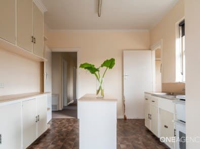 10 West Street, Upper Burnie, Upper Burnie - Thumbnail 3