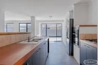 16 Aldenham Heights, Halls Head, Halls Head - Thumbnail 5
