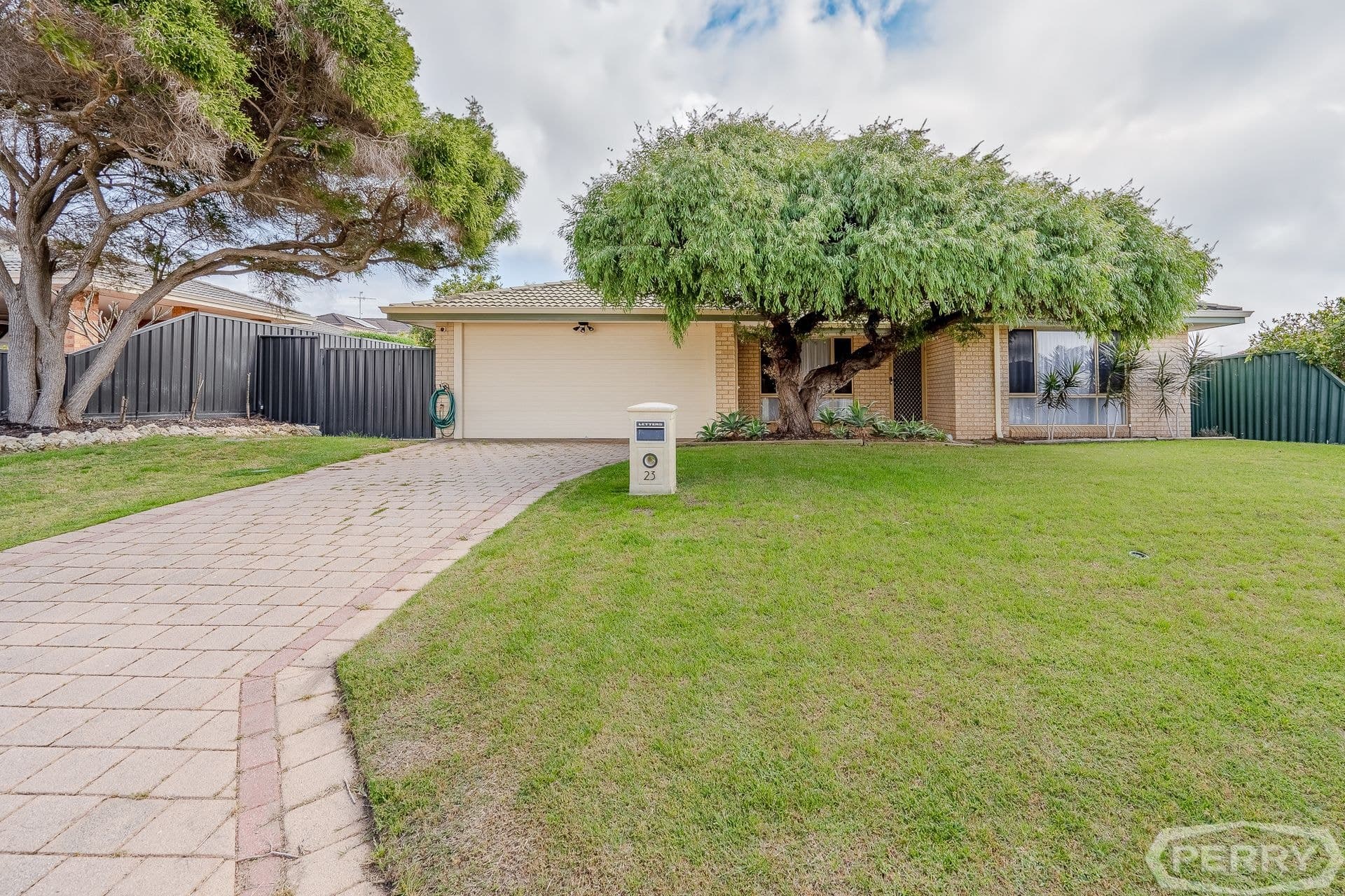23 Floribunda Avenue Halls Head WA, Halls Head - Thumbnail 2