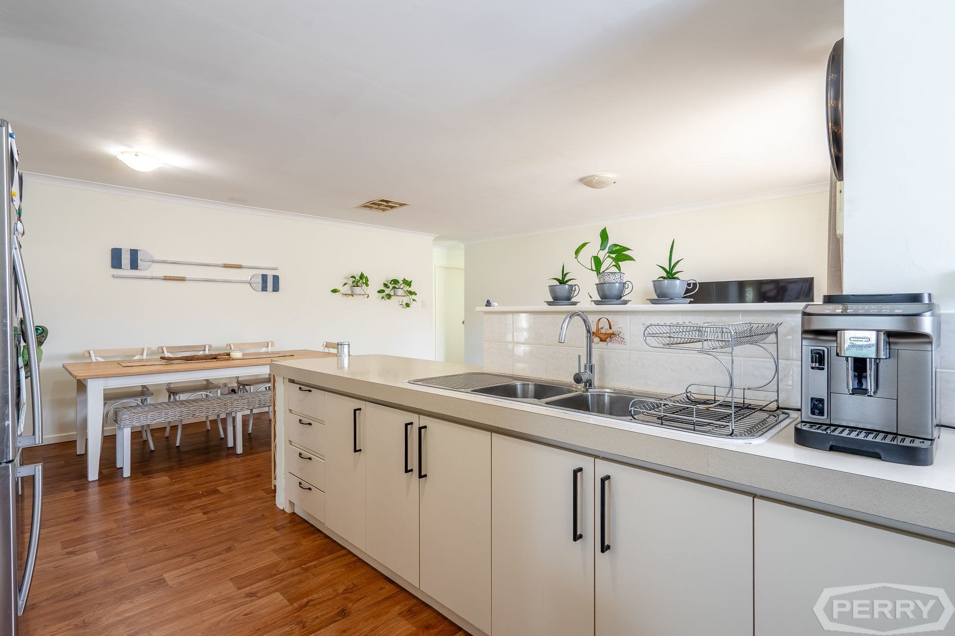 23 Floribunda Avenue Halls Head WA, Halls Head - Thumbnail 4