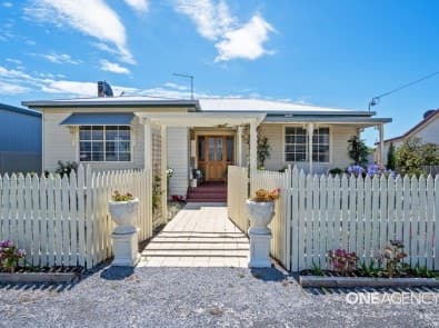 30 Marine Esplanade, Stanley, Stanley - Image 1
