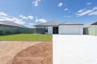 24 Goldseeker Loop, Ravenswood, Ravenswood - Thumbnail 2