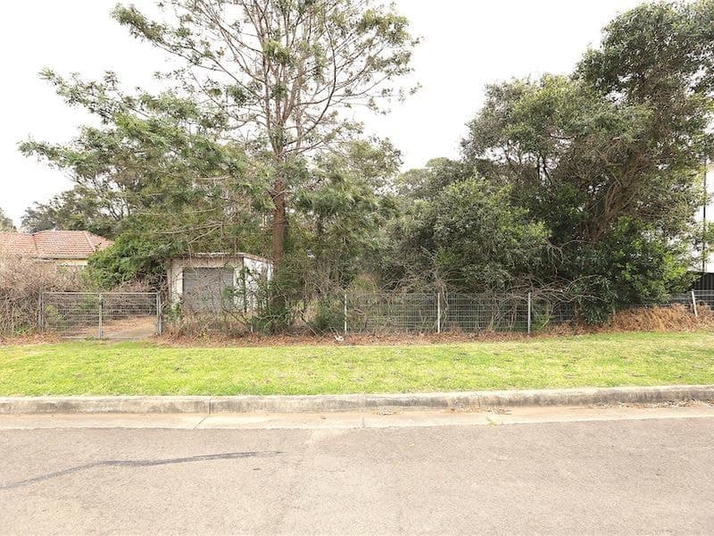 23 Waratah Crescent, MACQUARIE FIELDS, NSW 2564, Macquarie Fields - Thumbnail 2