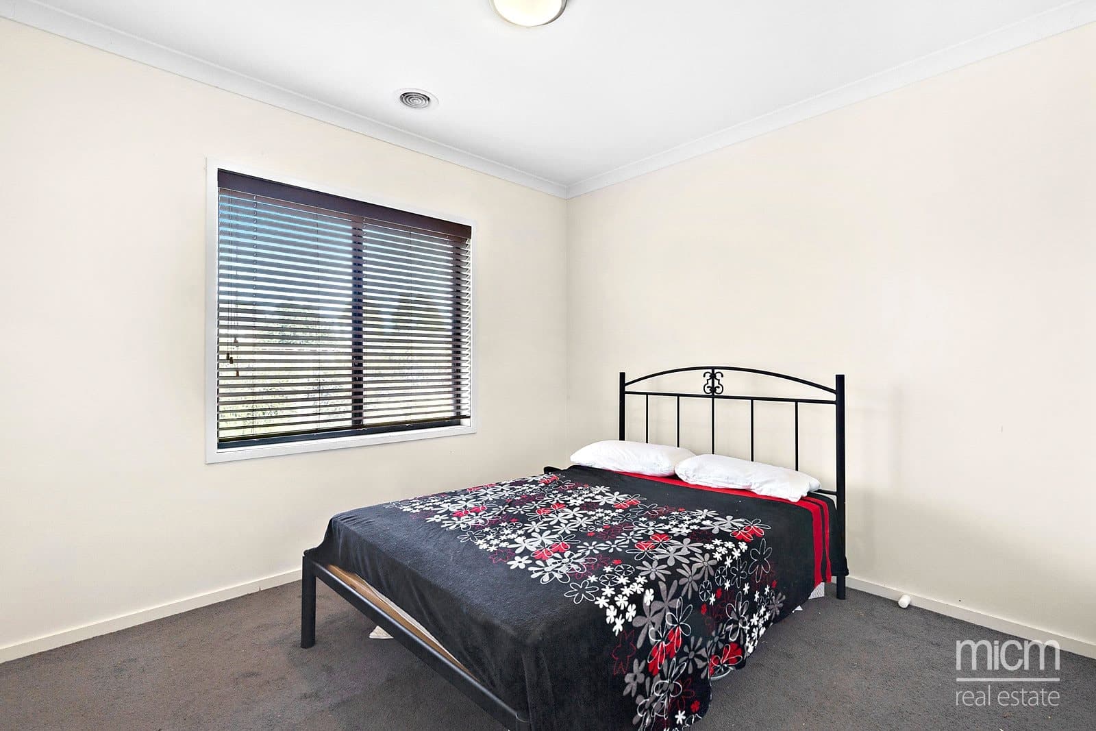2 Stannifer Street
                                    Sold, Tarneit - Thumbnail 6