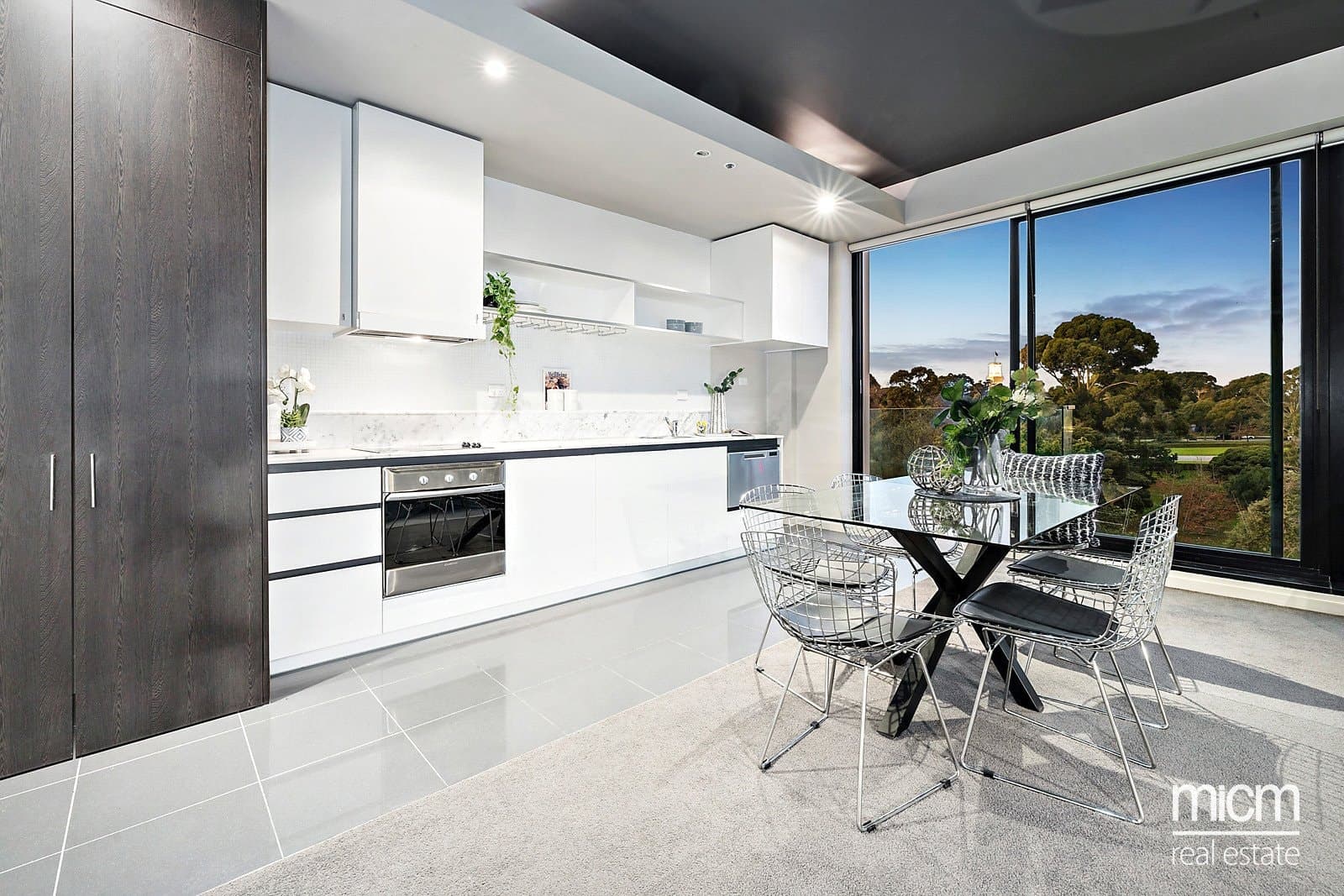 604/320 St Kilda Road
                                    Sold, Southbank - Thumbnail 4