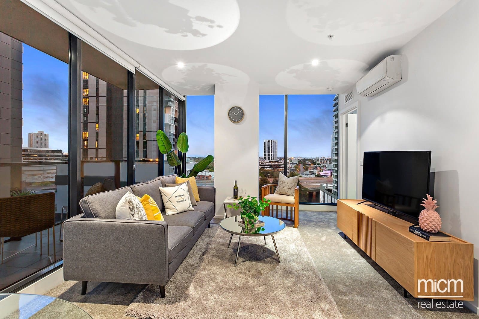 1001/46-50 Haig Street, Southbank - Thumbnail 2
