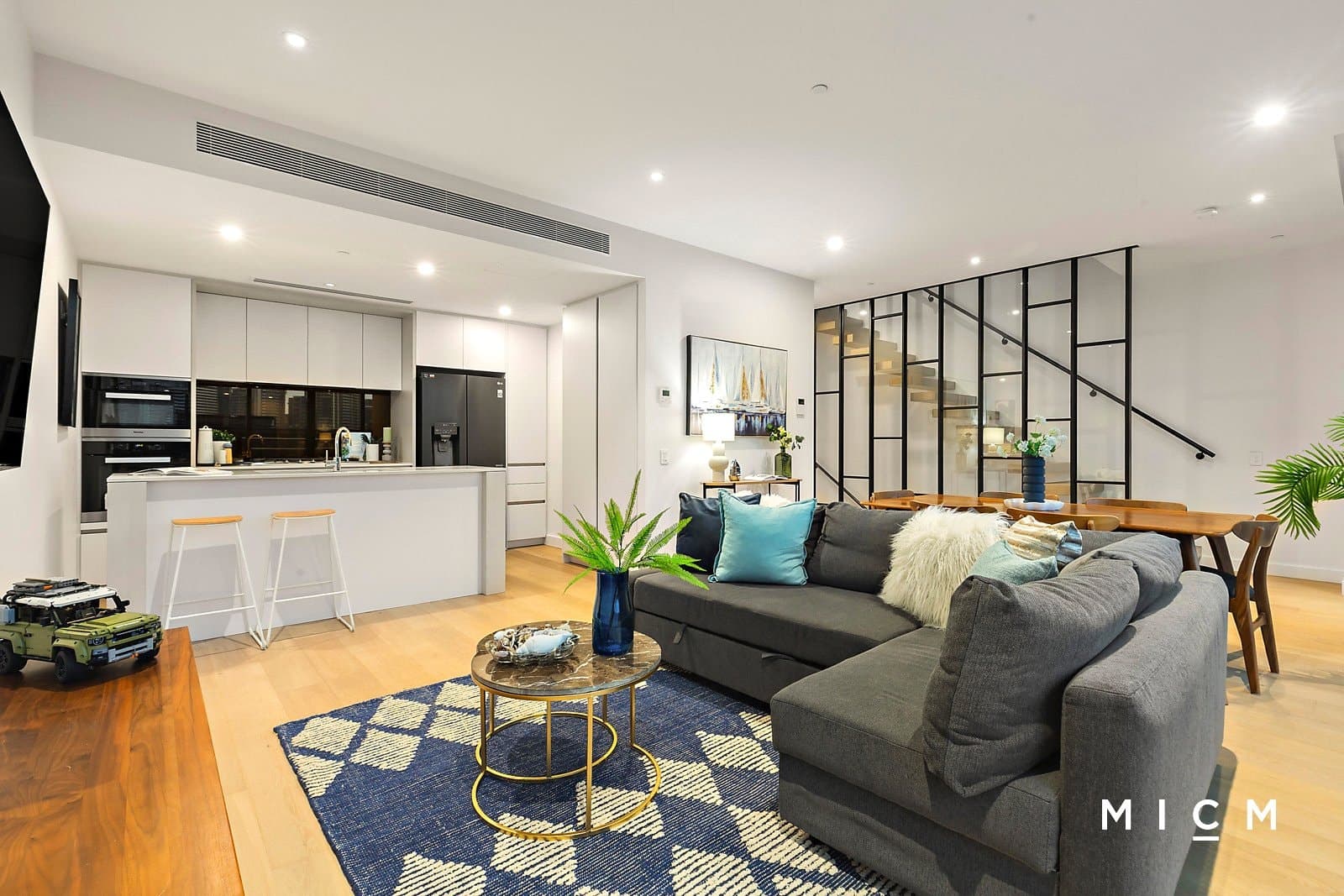 925 Collins Street
                                    Sold, Docklands - Thumbnail 2