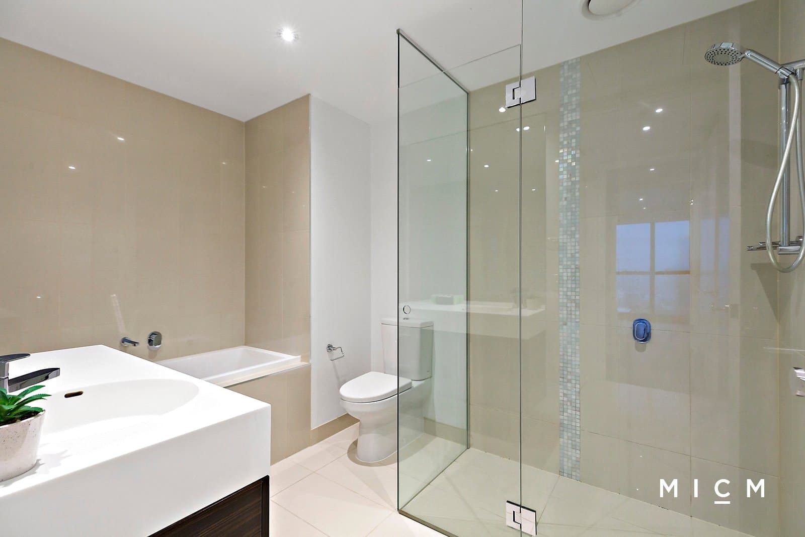 5208/35 Queensbridge Street
                                    Sold, Southbank - Thumbnail 8