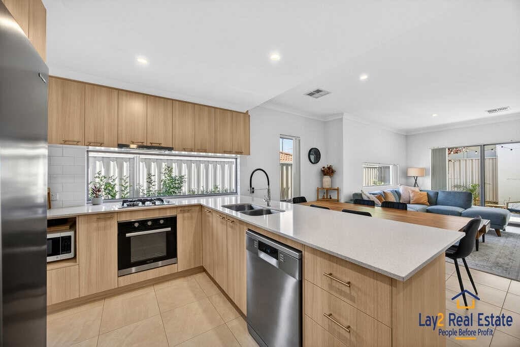 2/8A Roberts Street, Bayswater WA, Bayswater - Image 1