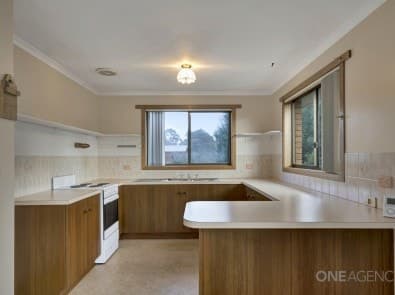 6 Commonwealth Court, Penguin, Penguin - Image 1