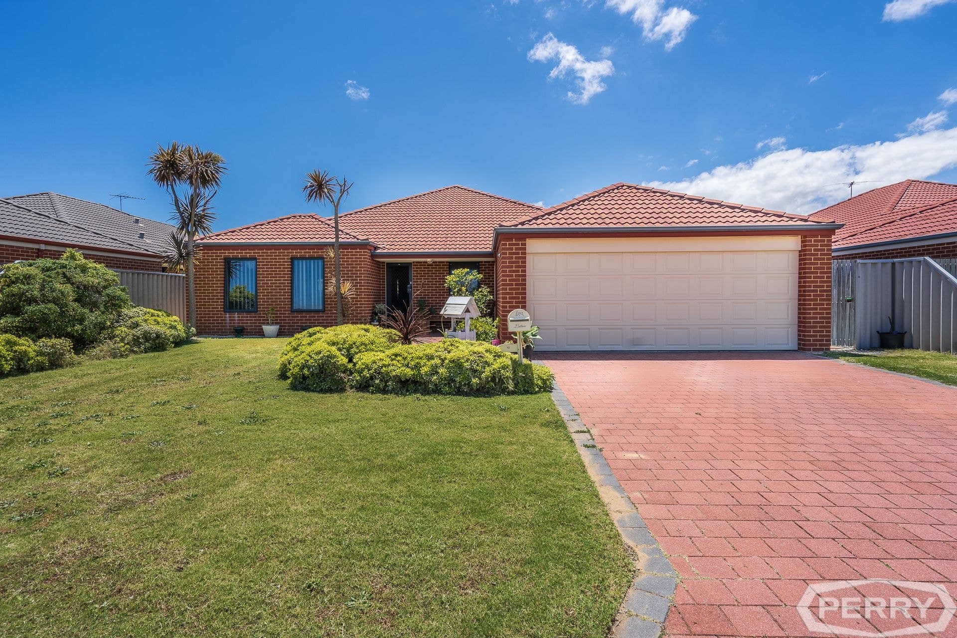 10 Whitehaven Avenue Secret Harbour WA, Secret Harbour - Thumbnail 2